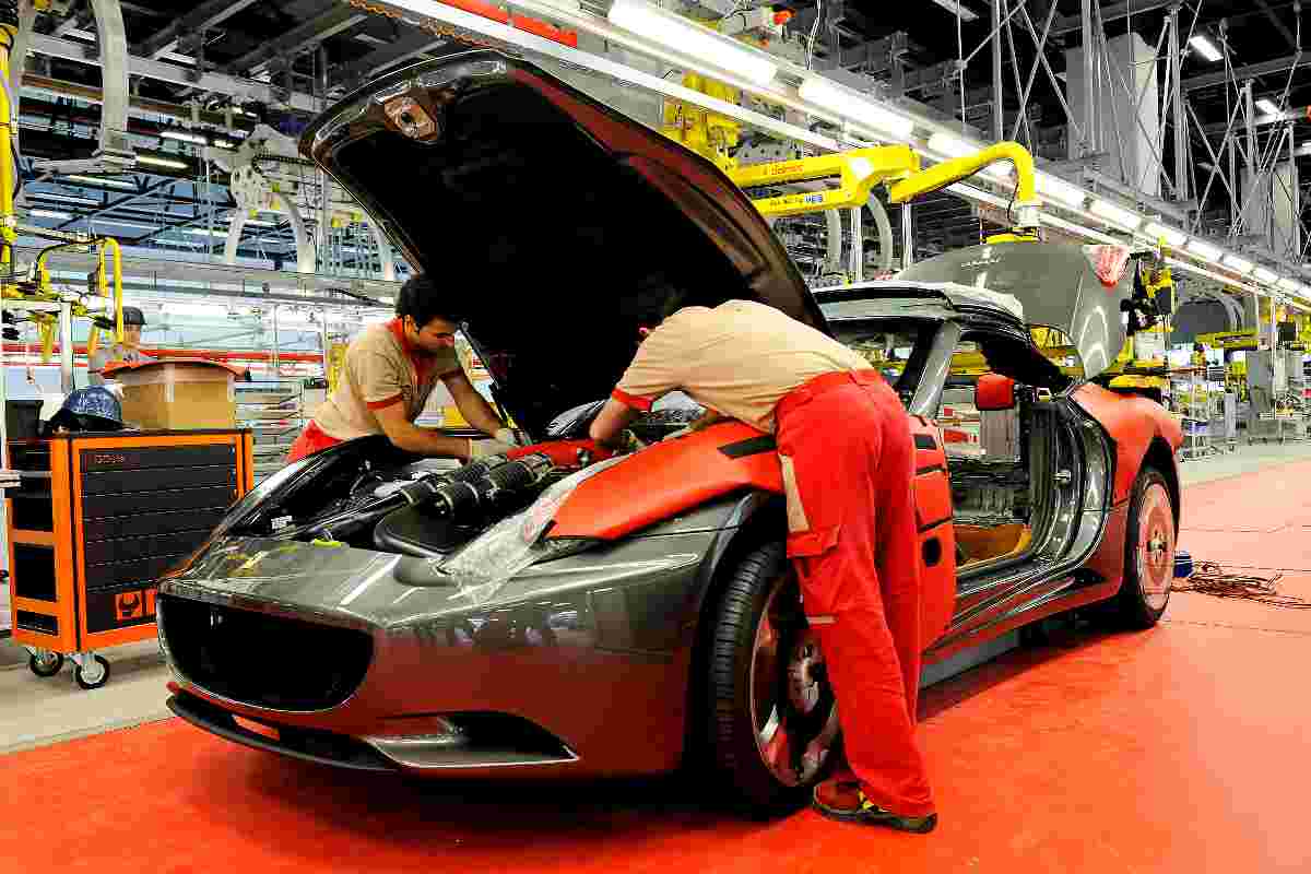 Quanto si porta a casa un operaio che lavora in Ferrari?