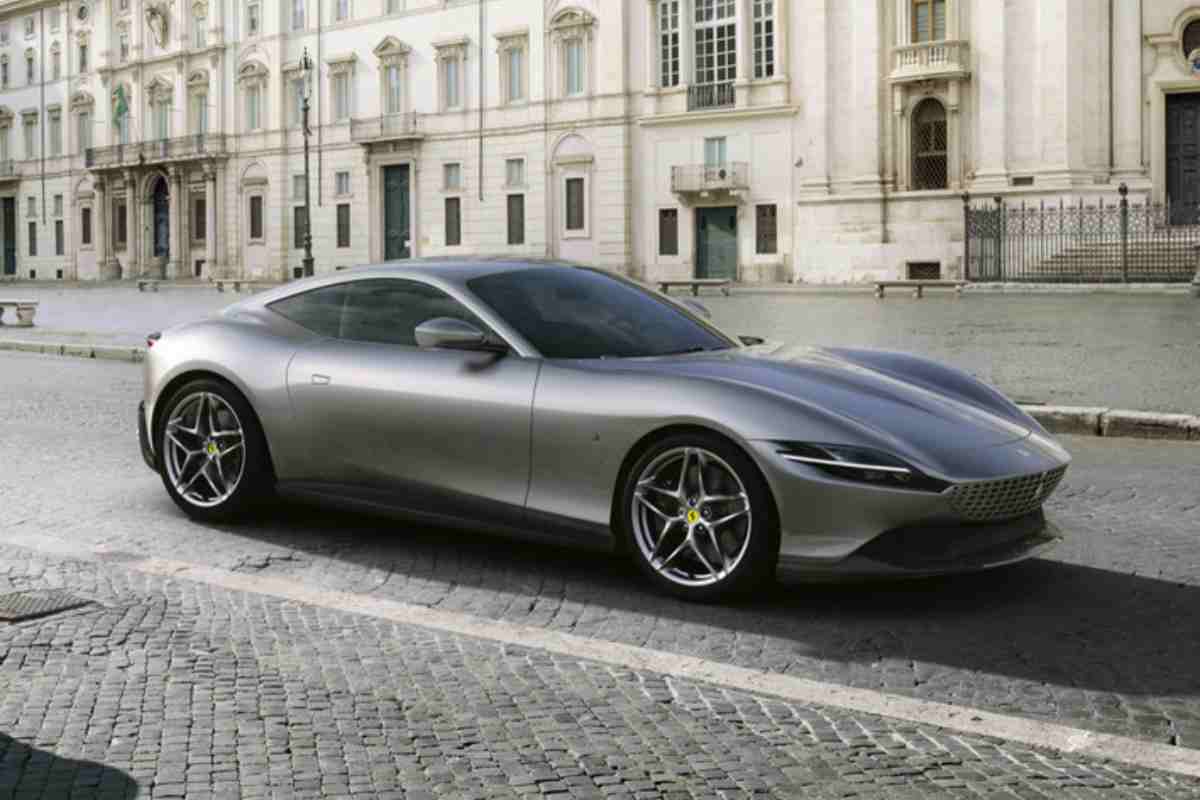 Ferrari Roma lavaggio auto